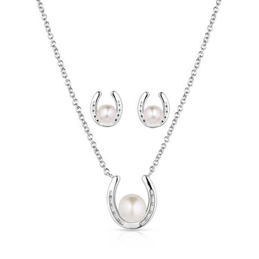 Delicate Embrace Pearl Jewelry Set