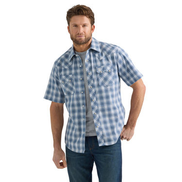 Wrangler Retro® Short Sleeve Modern Fit Snap Shirt 112359584