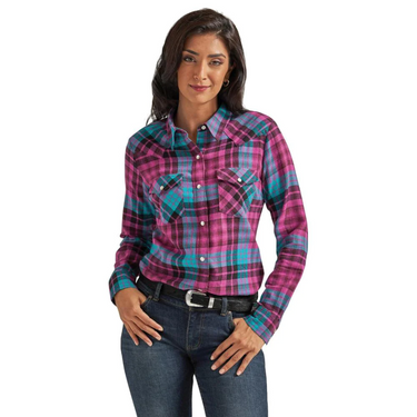 Women's Wrangler® Essential Snap Shirt - 112339586